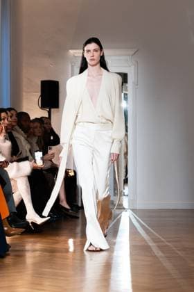 Milan Fashion Week - Women S S 2026 Sa Su Phi Fashion Show Runway Milan, Italy Milan Fashion Week - Women S S 2026 Sa Su Phi Fashion Show Runway Milan, Italy 26th September 2025  Copyright: xx