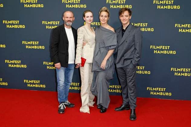 Gerhard Liebmann, Diana Dulinkova, Jeanette Hain and Jonas Nay at the premiere of the ARD mini-series Sternstunde der Mörder at the 33 Filmfest Hamburg 2025 at Cinemaxx Dammtor Hamburg, 26 09 2025 Foto:xC.xTamckex xFuturexImagex sternstunden_5910