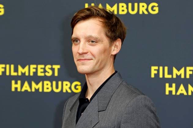 Jonas Ney at the premiere of the ARD mini-series Sternstunde der Mörder at the 33 Filmfest Hamburg 2025 at Cinemaxx Dammtor Hamburg, 26 09 2025 Foto:xC.xTamckex xFuturexImagex sternstunden_5924