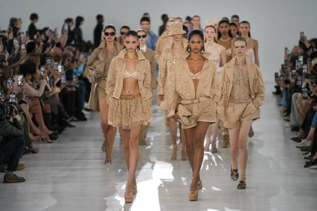 Milan, Milan Women s Fashion Week Spring Summer 2026 - Women s Fashion, Spring Summer 2026 - Ermanno Scervino fashion show - catwalk in the photo: Model  Copyright: xRiccardoxGIordanox xipa-agency.netx xRiccardoxGiordano IPAx IPA_Agency_IPA65817656