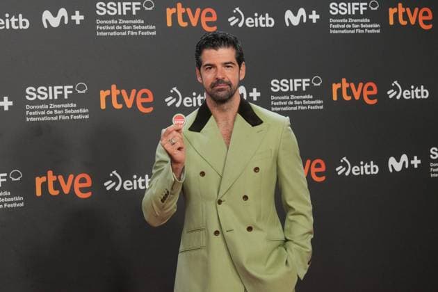 Entertainment Bilder des Tages San Sebastian Festival Closing Gala Actor Miguel Angel Munoz poses before the closing gala of the San Sebastian Festival, at the Victoria Eugenia Theater, September 27, 2025, in San Sebastian, Guipuzcoa, Basque Country Spain The festival celebrated its 73rd edition from September 19 to 27, 2025, reinforcing its global prominence with 254 titles from 56 countries and an outstanding presence of Spanish cinema The participation of women behind the scenes has increased and Basque cinema has 38 productions The event has included official sections, premieres, forums and activities for professionals and the public 27 SEPTEMBER 2025 CINE SAN SEBASTIÁN FESTIVAL CINEMA ACTRESS DIRECTOR FILM San Sebastian, Guipuzcoa Country V San Sebastian, Guipuzcoa Copyright: xUnanuex 6987065