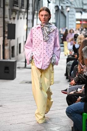 Milan, Italy: Milan, Milan Women s Fashion Week Spring Summer 2026 - Women s Fashion, Spring Summer 2026. - MSGM fashion show - catwalk - photo: model Milan Italy  - ZUMAp169 20250927_zea_p169_845 Copyright: xSimonaxChiocciax