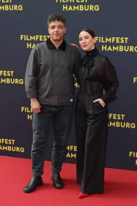 Filmfest Hamburg Ameer Fakher Eldin, Sibel Kekilli, Premiere Film Yunan at the Filmfest Hamburg in front of the Cinemaxx Dammtor, Hamburg, 27 09 2025 Copyright: xEventpressxBecherx