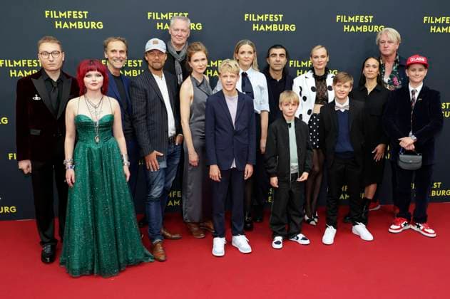 Tony Can, Polli Leuner, Lisa Hagmeister, Laura Tonke, Jasper Billerbeck, Fatih Akin, Tjard Nissen, Diane Kruger, Kian Köpke, Detlev Buck and cast at the premiere of the feature film Amrum at the 33 Filmfest Hamburg 2025 at Cinemaxx Dammtor Hamburg, 27 09 2025 Foto:xgbrcix xFuturexImagex amrum_5863
