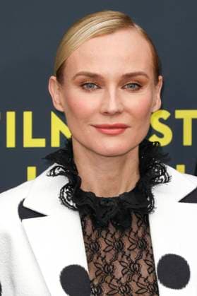 abb Diane Kruger Actress on the Red Carpet at the Kino Film Premiere Amrum at Filmfest Hamburg at Cinemaxx Kino am Dammtor on September 27, 2025 in Hamburg Hamburg Germany