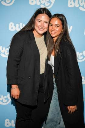 abb Demet Dinc with sister Jenna Lamia Dinc on the blue carpet at the movie premiere Bluey in the cinema Kuechenspass Kollektion at CinemaxX Berlin Potsdamer Platz on 27 09 2025 in Berlin Berlin Germany