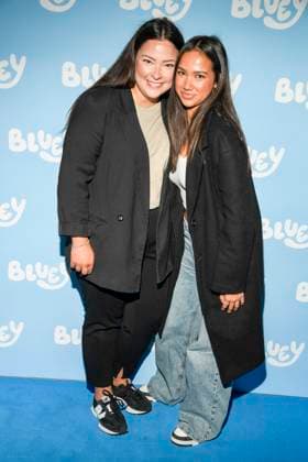 abb Demet Dinc with sister Jenna Lamia Dinc as guests on the blue carpet at the film premiere Bluey in the Kuechenspass Kollektion cinema at CinemaxX Berlin Potsdamer Platz on 27 09 2025 in Berlin Berlin Germany