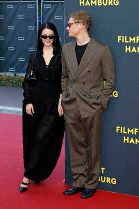 Ruby O Fee and Matthias Schweighöfer at the premiere of the movie Das Leben der Wünsche at the 33 Filmfest Hamburg 2025 at Cinemaxx Dammtor Hamburg, 28 09 2025 Foto:xC.xTamckex xFuturexImagex wuensche_5974