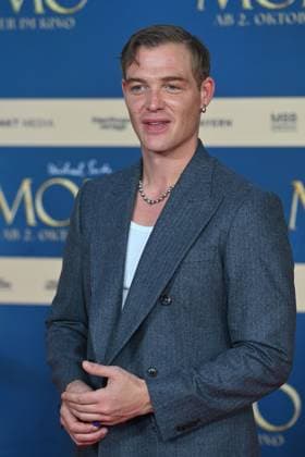 David SCHUETTER actor , single picture,cropped single motif,half figure,half figure movie premiere MOMO on 128 09 2025 at the Mathaeser cinema in Munich