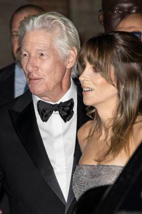 MFW Giorgio Armani arrivals MP Richard Gere, Alejandra Silva arrive to Pinacoteca of Brera to attending the Giorgio Armani fashion show during Milan s Fashion Week Womenswear Spring Summer 2026, on September 28, 2025 in Milan (Italy). Photo by Marco Piovanotto Abacapress.com  Copyright: xPiovanottoxMarco ABACAx