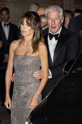 MFW Giorgio Armani arrivals MP Richard Gere, Alejandra Silva arrive to Pinacoteca of Brera to attending the Giorgio Armani fashion show during Milan s Fashion Week Womenswear Spring Summer 2026, on September 28, 2025 in Milan (Italy). Photo by Marco Piovanotto Abacapress.com  Copyright: xPiovanottoxMarco ABACAx