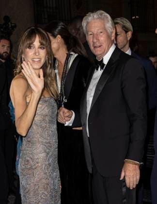 MFW Giorgio Armani arrivals MP Richard Gere, Alejandra Silva arrive to Pinacoteca of Brera to attending the Giorgio Armani fashion show during Milan s Fashion Week Womenswear Spring Summer 2026, on September 28, 2025 in Milan (Italy). Photo by Marco Piovanotto Abacapress.com  Copyright: xPiovanottoxMarco ABACAx