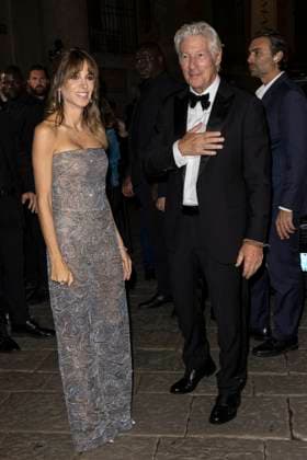 MFW Giorgio Armani arrivals MP Richard Gere, Alejandra Silva arrive to Pinacoteca of Brera to attending the Giorgio Armani fashion show during Milan s Fashion Week Womenswear Spring Summer 2026, on September 28, 2025 in Milan (Italy). Photo by Marco Piovanotto Abacapress.com  Copyright: xPiovanottoxMarco ABACAx