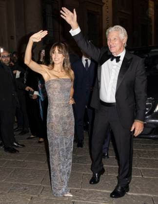 MFW Giorgio Armani arrivals MP Richard Gere, Alejandra Silva arrive to Pinacoteca of Brera to attending the Giorgio Armani fashion show during Milan s Fashion Week Womenswear Spring Summer 2026, on September 28, 2025 in Milan (Italy). Photo by Marco Piovanotto Abacapress.com  Copyright: xPiovanottoxMarco ABACAx