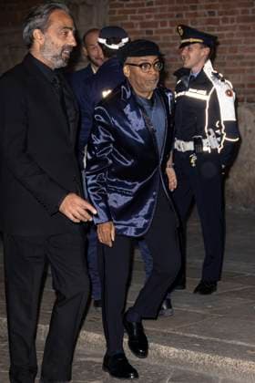 MFW Giorgio Armani arrivals MP Spike Lee arrives to Pinacoteca of Brera to attending the Giorgio Armani fashion show during Milan s Fashion Week Womenswear Spring Summer 2026, on September 28, 2025 in Milan (Italy). Photo by Marco Piovanotto Abacapress.com  Copyright: xPiovanottoxMarco ABACAx