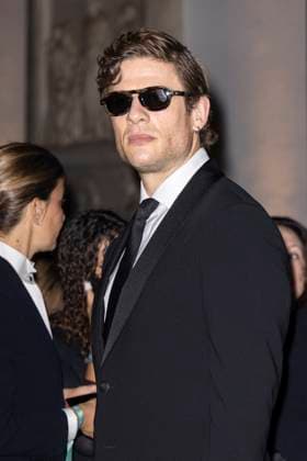 MFW Giorgio Armani arrivals MP David Corenswet arrives to Pinacoteca of Brera to attending the Giorgio Armani fashion show during Milan s Fashion Week Womenswear Spring Summer 2026, on September 28, 2025 in Milan (Italy). Photo by Marco Piovanotto Abacapress.com  Copyright: xPiovanottoxMarco ABACAx