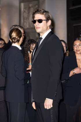 MFW Giorgio Armani arrivals MP David Corenswet arrives to Pinacoteca of Brera to attending the Giorgio Armani fashion show during Milan s Fashion Week Womenswear Spring Summer 2026, on September 28, 2025 in Milan (Italy). Photo by Marco Piovanotto Abacapress.com  Copyright: xPiovanottoxMarco ABACAx