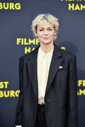 Luise Heyer at the premiere Das Leben der Wünsche at the Filmfest Hamburg in Hamburgon 28 09 2025