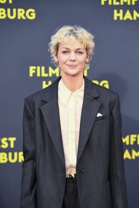 Luise Heyer at the premiere Das Leben der Wünsche at the Filmfest Hamburg in Hamburgon 28 09 2025