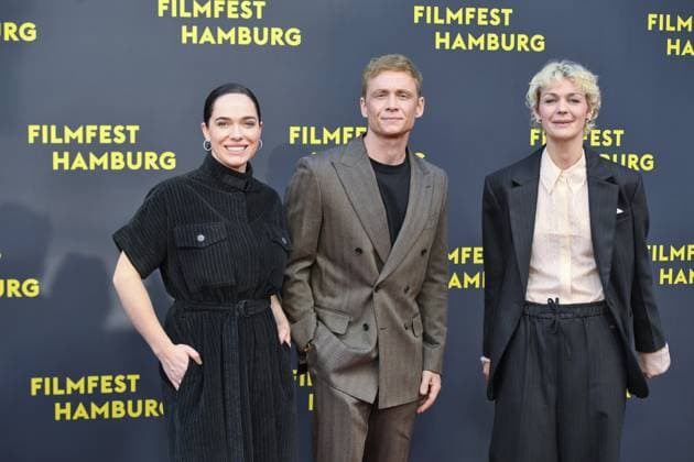 Verena Altenberger, Matthias Schweighöfer and Luise Heyer at the premiere Das Leben der Wünsche as part of the Hamburg Film Festival in Hamburgon 28 09 2025