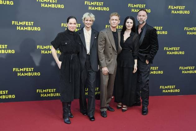 Verena Altenberger, Luise Heyer, Matthias Schweighöfer, Ruby O Fee and Erik Schmitt at the premiere Das Leben der Wünsche as part of the Hamburg Film Festival in Hamburgon 28 09 2025