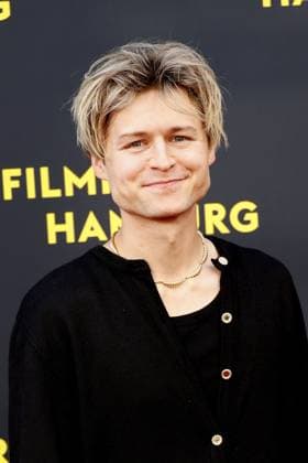 Tom Boettcher at the Das Leben der Wuensche film premiere on 28 09 2025 as part of the 33 Filmfest in Hamburg Matthias Schweighoefer Ruby O Fee Das Leben der Wuensche celebrates its premiere at the Filmfest in Hamburg