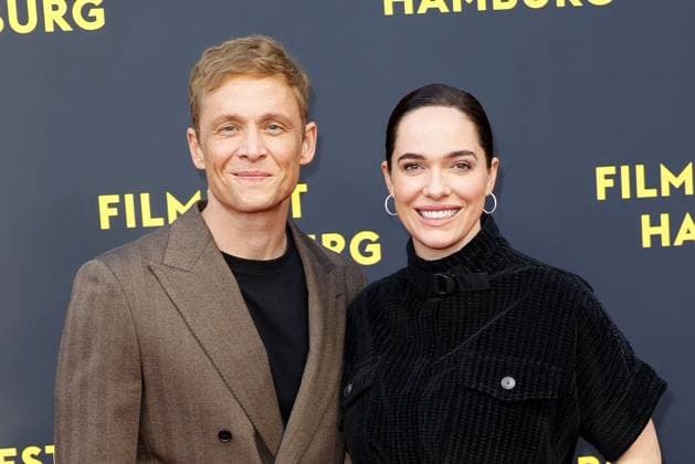 Matthias Schweighoefer and Verena Altenberger at the Das Leben der Wuensche film premiere on 28 09 2025 as part of the 33 Filmfest in Hamburg Matthias Schweighoefer Ruby O Fee Das Leben der Wuensche celebrates its premiere at the Filmfest in Hamburg