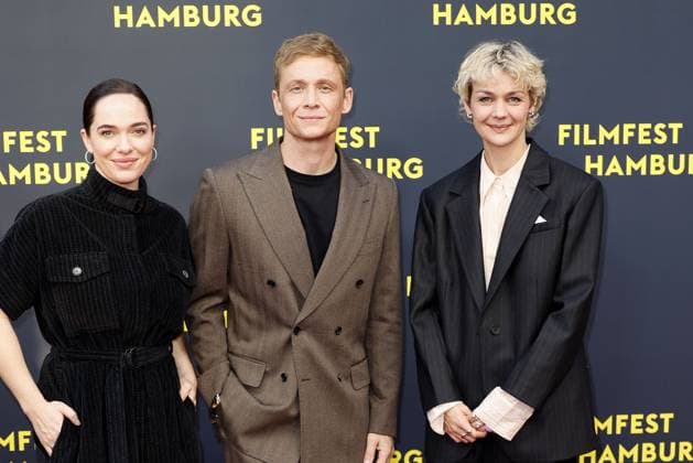 Verena Altenberger, Matthias Schweighoefer and Luise Heyer at the Das Leben der Wuensche film premiere on 28 09 2025 as part of the 33 Filmfest in Hamburg Matthias Schweighoefer Ruby O Fee Das Leben der Wuensche celebrates its premiere at the Filmfest in Hamburg