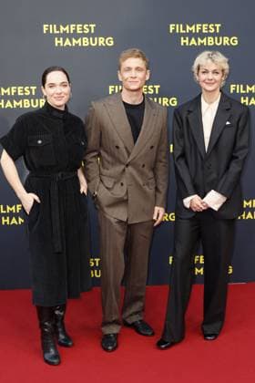 Verena Altenberger, Matthias Schweighoefer and Luise Heyer at the Das Leben der Wuensche film premiere on 28 09 2025 as part of the 33 Filmfest in Hamburg Matthias Schweighoefer Ruby O Fee Das Leben der Wuensche celebrates its premiere at the Filmfest in Hamburg