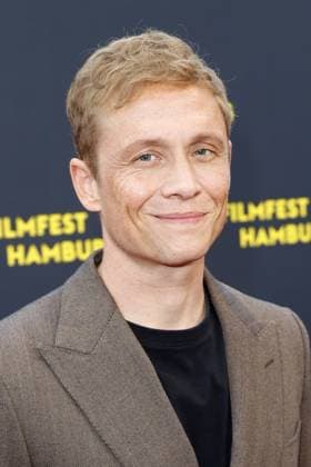Matthias Schweighoefer at the Das Leben der Wuensche film premiere on 28 09 2025 as part of the 33 Filmfest in Hamburg Matthias Schweighoefer Ruby O Fee Das Leben der Wuensche celebrates its premiere at the Filmfest in Hamburg