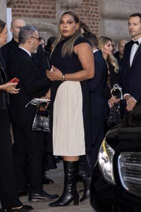 MFW Giorgio Armani arrivals MP A guest arrives to Pinacoteca of Brera to attending the Giorgio Armani fashion show is held during Milan s Fashion Week Womenswear Spring Summer 2026, on September 28, 2025 in Milan (Italy). Photo by Marco Piovanotto Abacapress.com Milan Italy  Copyright: xPiovanottoxMarco ABACAx