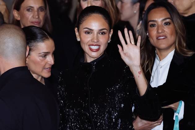 Milan, Milan Women s Fashion Week Spring Summer 2026 - Women s Fashion, Spring Summer 2026 - Giorgio Armani Fashion Show - Guest Arrivals. Pictured: Eiza González  Copyright: xAlessandroxBremecx xipa-agency.netx xx IPA_Agency_IPA65894542