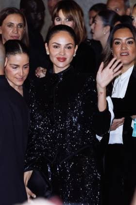 Milan, Italy: Milan, Milan Women s Fashion Week Spring Summer 2026 - Women s Fashion, Spring Summer 2026 - Giorgio Armani Fashion Show - Guest Arrivals. Pictured: Eiza Gonzalez Milan Italy  - ZUMAp169 20250928_zea_p169_904 Copyright: xAlessandroxBremecx