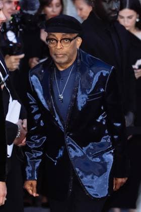 Milan, Italy: Milan, Milan Women s Fashion Week Spring Summer 2026 - Women s Fashion, Spring Summer 2026 - Giorgio Armani Fashion Show - Guest Arrivals. Pictured: Spike Lee Milan Italy  - ZUMAp169 20250928_zea_p169_909 Copyright: xAlessandroxBremecx