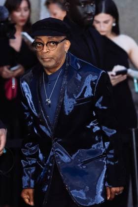 Milan, Italy: Milan, Milan Women s Fashion Week Spring Summer 2026 - Women s Fashion, Spring Summer 2026 - Giorgio Armani Fashion Show - Guest Arrivals. Pictured: Spike Lee Milan Italy  - ZUMAp169 20250928_zea_p169_912 Copyright: xAlessandroxBremecx