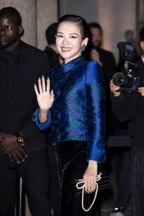 MFW Giorgio Armani arrivals MP A guest arrives to Pinacoteca of Brera to attending the Giorgio Armani fashion show is held during Milan s Fashion Week Womenswear Spring Summer 2026, on September 28, 2025 in Milan (Italy). Photo by Marco Piovanotto Abacapress.com  Copyright: xPiovanottoxMarco ABACAx