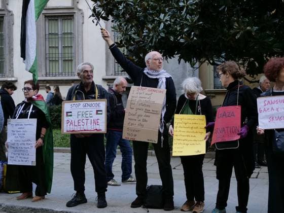 Brera District protesters gathered to protest Free Gaza before the Giorgio Armani fashion show at the entrance gate for the numerous VIP guests invited in a black van.  Copyright: xLucaxPontix xipa-agency.netx xLucaxPonti xIpaxagencyx IPA_Agency_IPA65897598
