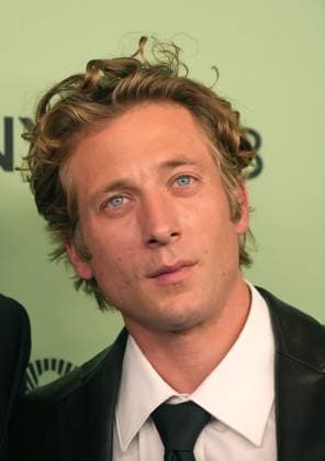 September 28, 2025, New York, New York, USA: JEREMY ALLEN WHITE attends the 63rd New York Film Festival Opening Night Red Carpet Premiere of Springsteen: Deliver Me From Nowhere .Alice Tully Hall, Lincoln Center, NYC .September 28, 2025. ...The 63rd New York Film Festival Opening Night Red Carpet Premiere of Springsteen: Deliver Me From Nowhere .Alice Tully Hall, Lincoln Center, NYC .September 28, 2025. New York USA - ZUMAms4_ 20250928_faf_ms4_013 Copyright: xSoniaxMoskowitzxGordonx