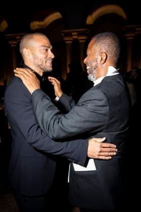 Milan Fashion Week - Women S S 2026 Giorgio Armani Fashion Show Front Row Pinacoteca di Brera - Milan, Italy Jesse Williams;guest Milan Fashion Week - Women S S 2026 Giorgio Armani Fashion Show Front Row Pinacoteca di Brera - Milan, Italy 28th September 2025  Copyright: xALFONSOxCATALANO SGPITALIAx