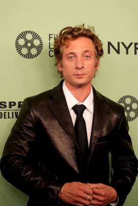 September 28, 2025, New York, New York, USA: JEREMY ALLEN WHITE attends the 63rd New York Film Festival Opening Night Red Carpet Premiere of Springsteen: Deliver Me From Nowhere .Alice Tully Hall, Lincoln Center, NYC .September 28, 2025. ...The 63rd New York Film Festival Opening Night Red Carpet Premiere of Springsteen: Deliver Me From Nowhere .Alice Tully Hall, Lincoln Center, NYC .September 28, 2025. New York USA - ZUMAms4_ 20250928_faf_ms4_014 Copyright: xSoniaxMoskowitzxGordonx