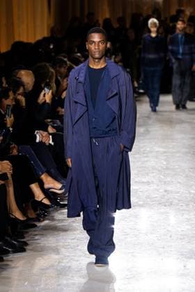 Milan Fashion Week - Women S S 2026 Giorgio Armani Fashion Show Runway Pinacoteca di Brera - Milan, Italy Milan Fashion Week - Women S S 2026 Giorgio Armani Fashion Show Runway Pinacoteca di Brera - Milan, Italy 28th September 2025  Copyright: xALFONSOxCATALANO SGPITALIAx