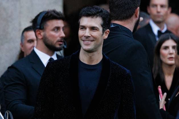 News - Giorgio Armani - Celebrities Arrivals - Milan Fashion Week - Womenswear Spring Summer 2026 Roberto Bolle arrives at the Giorgio Armani fashion show during the Milan Fashion Week Womenswear Spring Summer 2026 on September 28, 2025 in Milan, Italy. Photo: Cinzia Camela. Milan Pinacoteca di Brera Italy Copyright: xCinziaxCamelax xLiveMediax LPN_2055014