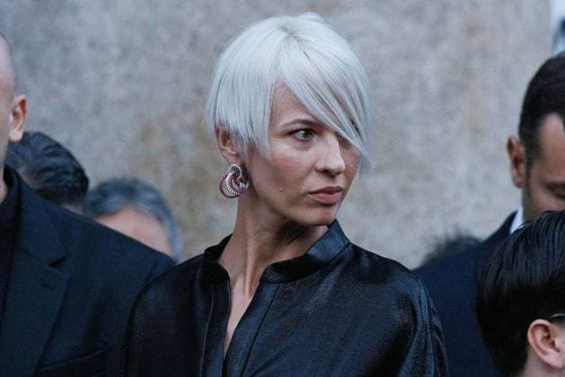 News - Giorgio Armani - Celebrities Arrivals - Milan Fashion Week - Womenswear Spring Summer 2026 A guest arrives at the Giorgio Armani fashion show during the Milan Fashion Week Womenswear Spring Summer 2026 on September 28, 2025 in Milan, Italy. Photo: Cinzia Camela. Milan Pinacoteca di Brera Italy Copyright: xCinziaxCamelax xLiveMediax LPN_2055052