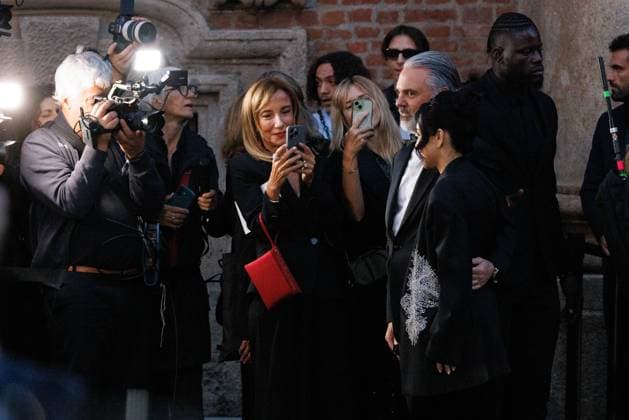 News - Giorgio Armani - Celebrities Arrivals - Milan Fashion Week - Womenswear Spring Summer 2026 Andrea Camerana and Alexia arrive at the Giorgio Armani fashion show during the Milan Fashion Week Womenswear Spring Summer 2026 on September 28, 2025 in Milan, Italy. Photo: Cinzia Camela. Milan Pinacoteca di Brera Italy Copyright: xCinziaxCamelax xLiveMediax LPN_2055110