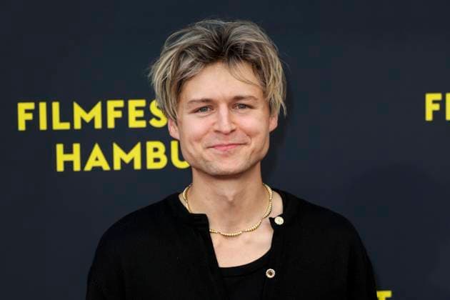 abb Tom Böttcher Boettcher as guest on the red carpet at the movie premiere Das Leben der Wünsche Wuensche at the Filmfest Hamburg at Cinemaxx Kino am Dammtor on September 28, 2025 in Hamburg Hamburg Germany