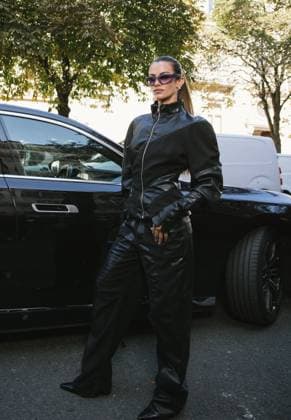 Clara Berry à larrivée au défilé Weinsanto Collection Femme Prêt à Porter Printemps Eté 2026 lors de la Fashion Week de Paris PFW , à Paris, France, le 29 septembre 2025 Sam Delpech Bestimage Celebrities arrive at the Weinsanto Womens Ready to Wear Spring Summer 2026 collection show during Paris Fashion Week PFW in Paris, France, on September 29, 2025 Sam Delpech Bestimage Paris France  Copyright: xSamxDelpechx xBestimagexSamxDelpechx xBestimagex