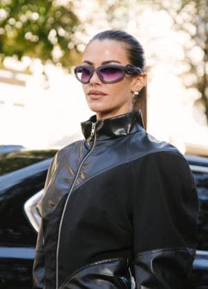 Clara Berry à larrivée au défilé Weinsanto Collection Femme Prêt à Porter Printemps Eté 2026 lors de la Fashion Week de Paris PFW , à Paris, France, le 29 septembre 2025 Sam Delpech Bestimage Celebrities arrive at the Weinsanto Womens Ready to Wear Spring Summer 2026 collection show during Paris Fashion Week PFW in Paris, France, on September 29, 2025 Sam Delpech Bestimage Paris France  Copyright: xSamxDelpechx xBestimagexSamxDelpechx xBestimagex