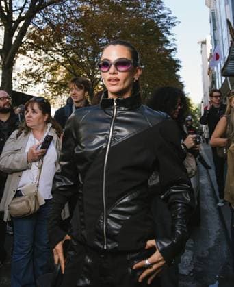 Clara Berry à larrivée au défilé Weinsanto Collection Femme Prêt à Porter Printemps Eté 2026 lors de la Fashion Week de Paris PFW , à Paris, France, le 29 septembre 2025 Sam Delpech Bestimage Celebrities arrive at the Weinsanto Womens Ready to Wear Spring Summer 2026 collection show during Paris Fashion Week PFW in Paris, France, on September 29, 2025 Sam Delpech Bestimage Paris France  Copyright: xSamxDelpechx xBestimagexSamxDelpechx xBestimagex