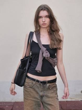 Some models who walked the catwalks at Milan Fashion Week give themselves to photographers backstage.  Copyright: xLucaxPontix xipa-agency.netx xLucaPonti IpaAgencyx IPA_Agency_IPA65916865