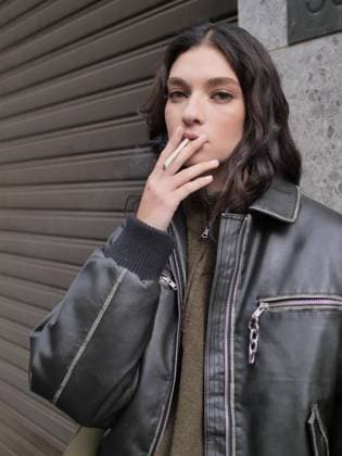 Some models who walked the catwalks at Milan Fashion Week give themselves to photographers backstage.  Copyright: xLucaxPontix xipa-agency.netx xLucaPonti IpaAgencyx IPA_Agency_IPA65916877